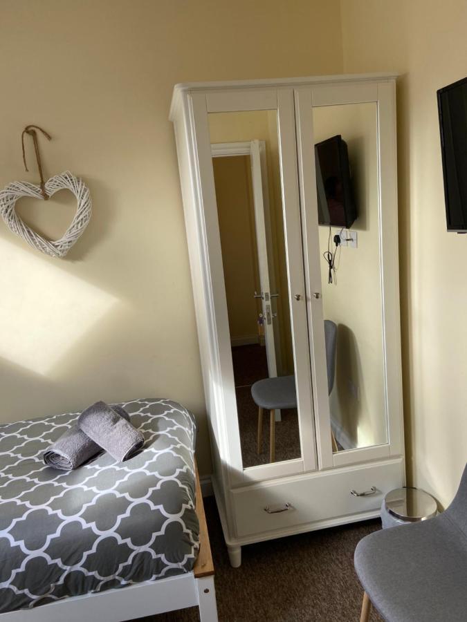 The Ashton Gate Mews Hotel Bristol Exterior photo